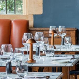 Беспроводной светильник WC200B (бронза)