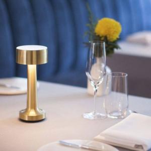 Беспроводной светильник WC100G (золото)